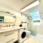 New Sunny 3-room With A Terrace ليوبليانا