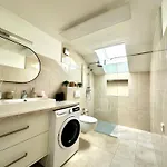 New Sunny 3-room With A Terrace アパート *