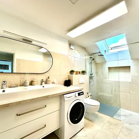 New Sunny 3-room With Parking And Air Conditioning Λιουμπλιάνα