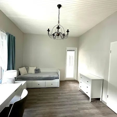 New Sunny 3-room With Parking And Air Conditioning *