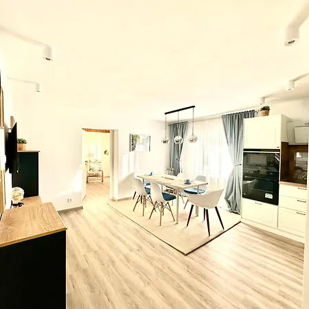 Διαμέρισμα New Sunny 3-room With Parking And Air Conditioning *