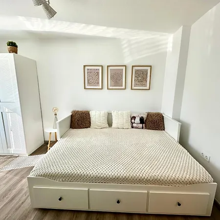 New Sunny 3-room With Parking And Air Conditioning Διαμέρισμα *