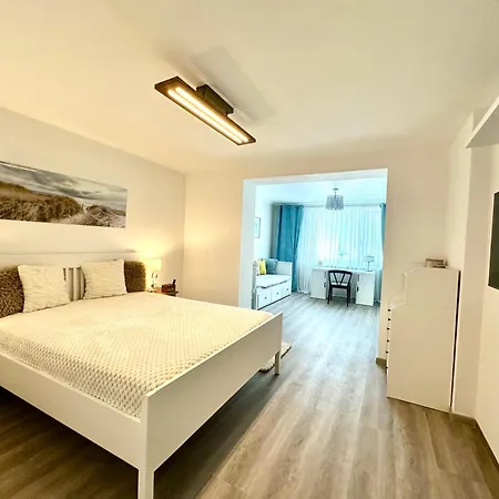 New Sunny 3-room With Parking And Air Conditioning Διαμέρισμα *