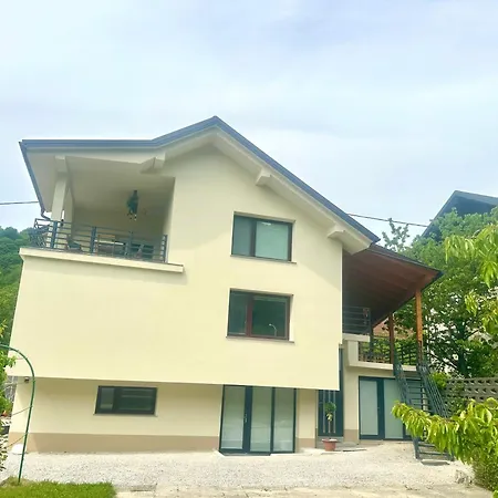 New Sunny 3-room With A Terrace Apartament